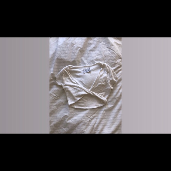 Tops - Picture 3 of 4